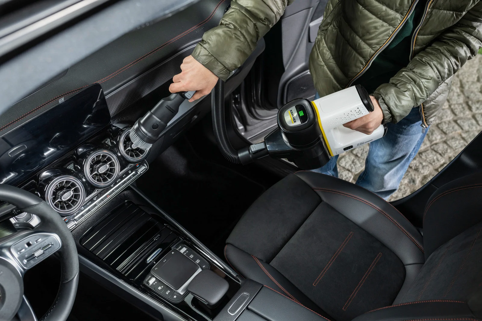 Пылесос вертикальный Karcher VC 6 Cordless ourFamily Car