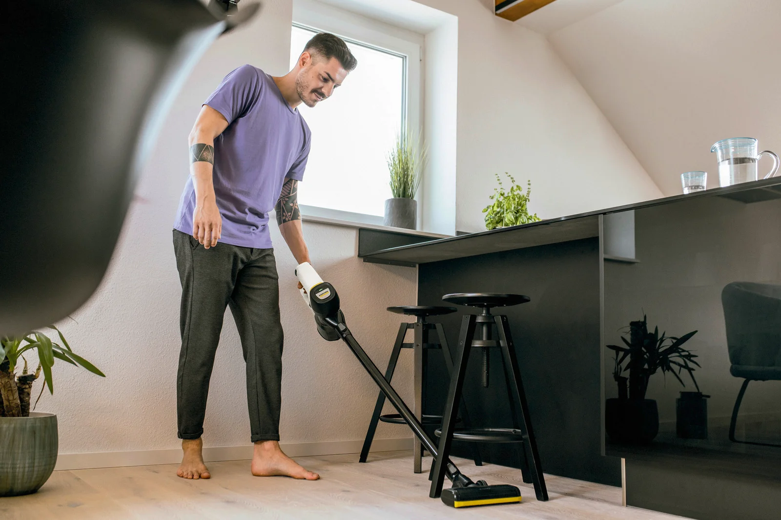 Пылесос вертикальный Karcher VC 4 Cordless myHome
