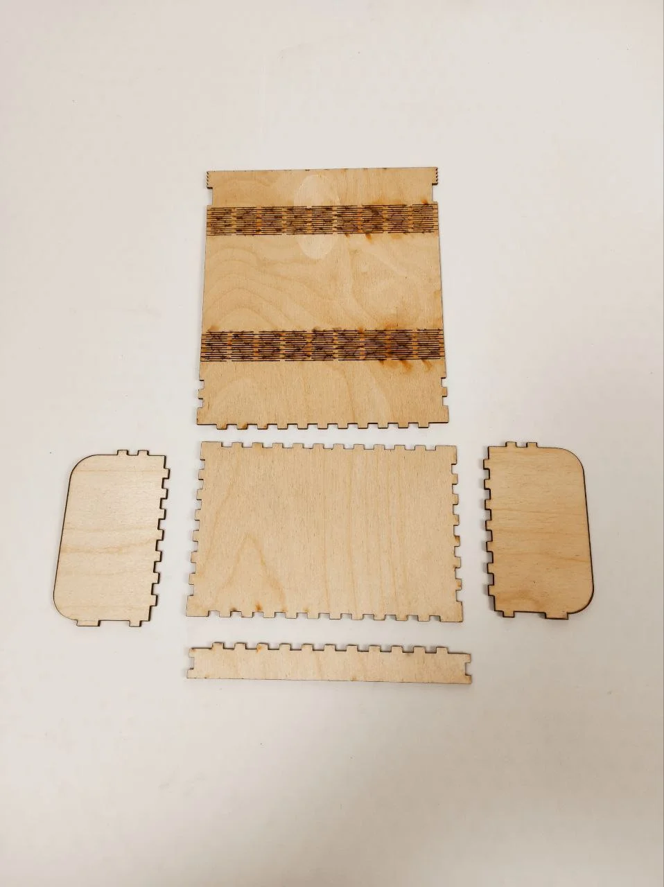 Коробка из фанеры 150х100х60 мм