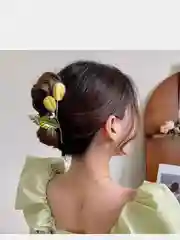 Желтый краб для волос металлический
