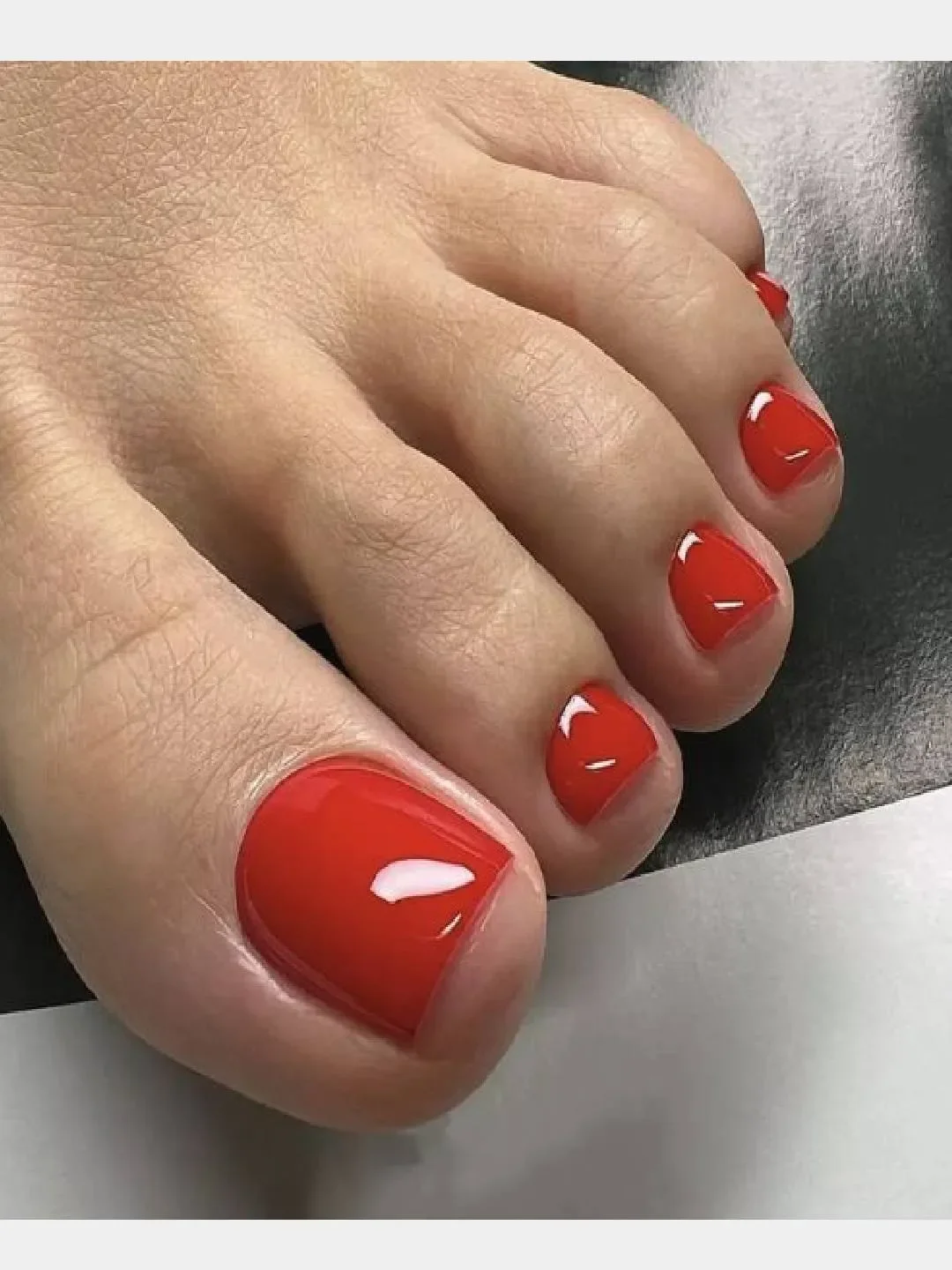 Накладные ногти педикюр