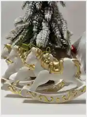 Золотой набор новогодних игрушек из гипса