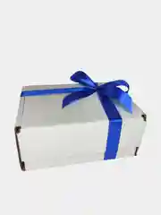Белый подарочная коробка, 22 х 16,5 х 10 см, с наполнителем и атласной лентой