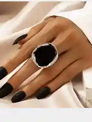 Серебряный кольцо-перстень женский, стильный, массивный