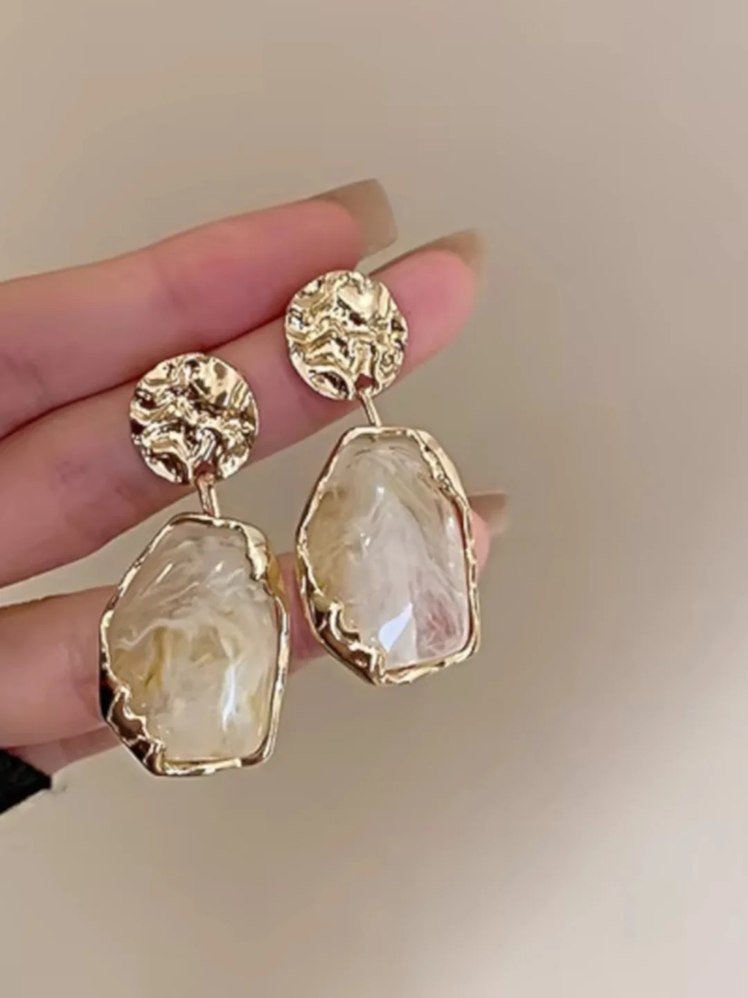Бежевый серьги женские