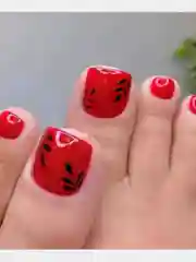 Вишнёвый накладные ногти педикюр