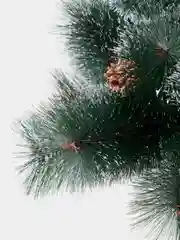 Елка искусственная, новогодняя, заснеженная с шишками