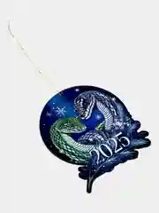 Темно-синий ёлочная игрушка  змея ,символ года 2025,подвеска новогодняя на ёлку деревянная "Змейка"