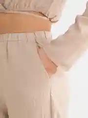 Бежевый костюм женский брючный