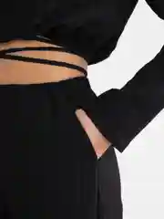 Черный костюм женский брючный