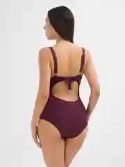 Розовый купальник слитный с глубоким вырезом