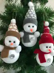 Багровый елочные игрушки, новогодние украшения на елку: шишки, сапожок, снеговик