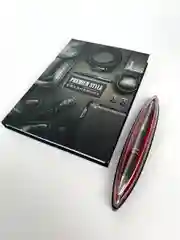 Серый подарочный набор мужской новогодний, ежедневник с ручкой металлической в футляре, блокнот