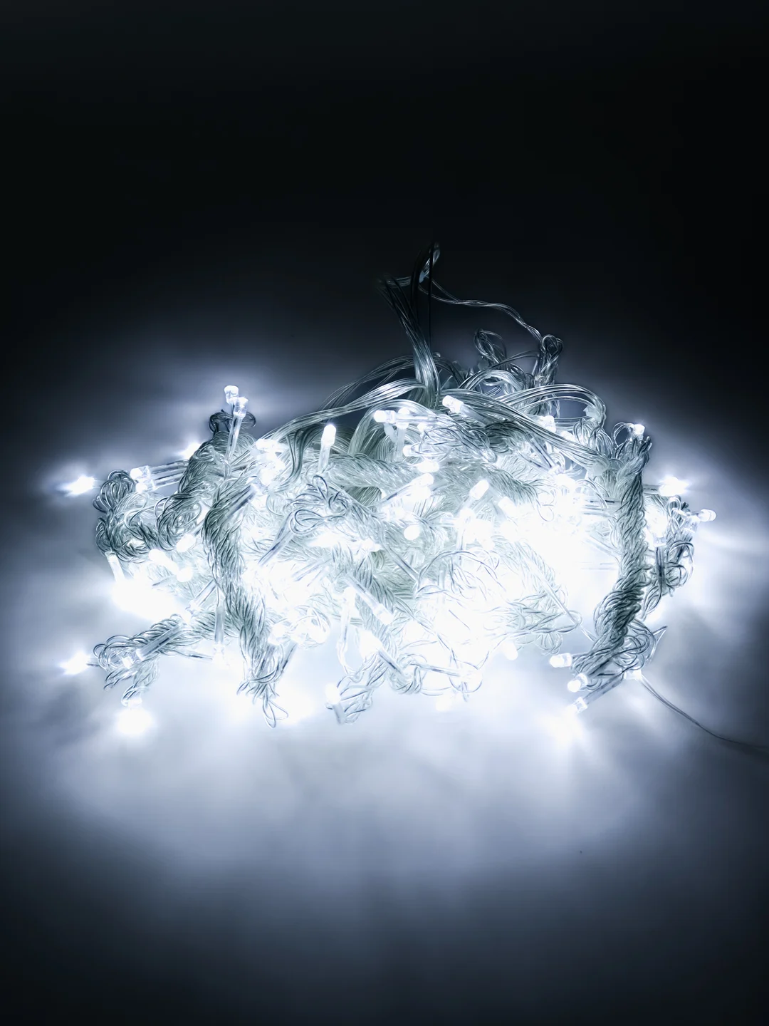 Белый новогодняя светодиодная LED гирлянда штора от 1,5м до 3м 4 цвета.Крючки,удлиннитель