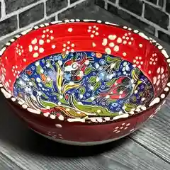 Пиала ручной работы с росписью, Кютахья, Турция, диаметр верха 13 см, красная