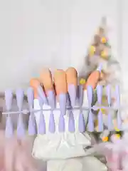 Сиреневый длинные накладные ногти-типсы с клеем