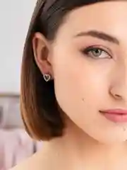 Серьги-сердечки со стразами, гвоздики