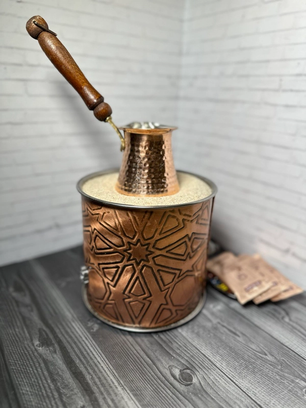 Кофеварка на песке. Кофе по-восточному. Турецкая кофеварка ручной работы из меди