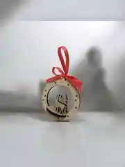 Бежевый ёлочные игрушки из дерева