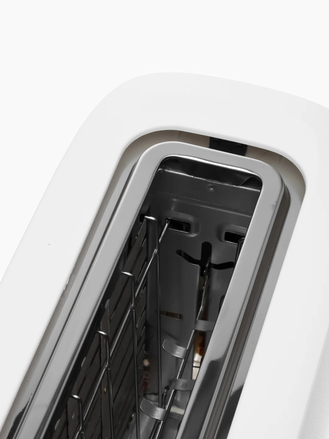 Белый тостер TESLER TT-140