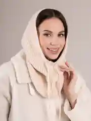 Капор женский вязаный