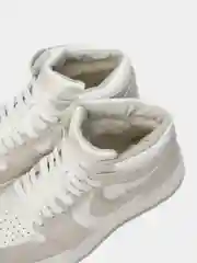 Светло-бежевый кроссовки женские высокие Nike, Air Jordan