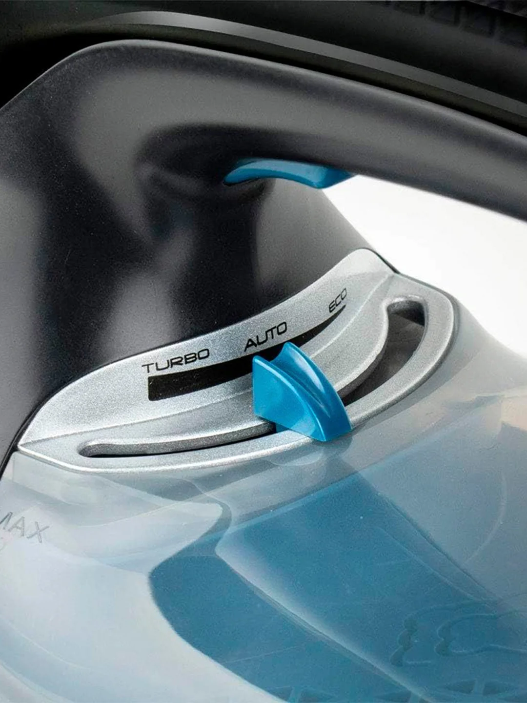 Утюг Black+Decker BXIR2401E