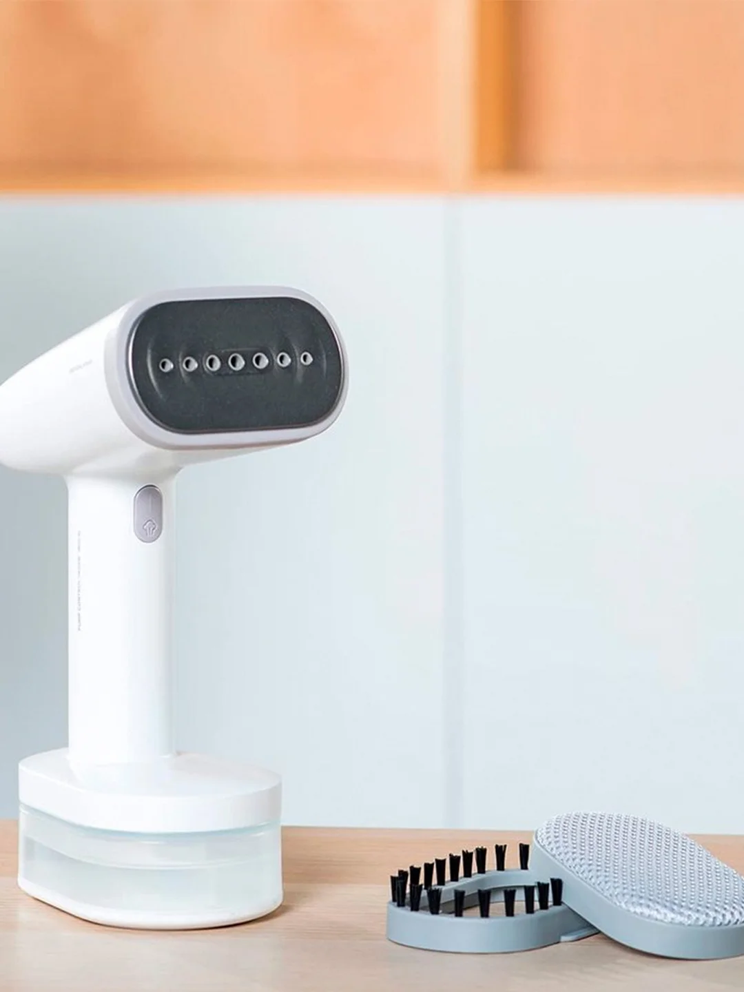 Отпариватель Black+Decker BXGS1600E