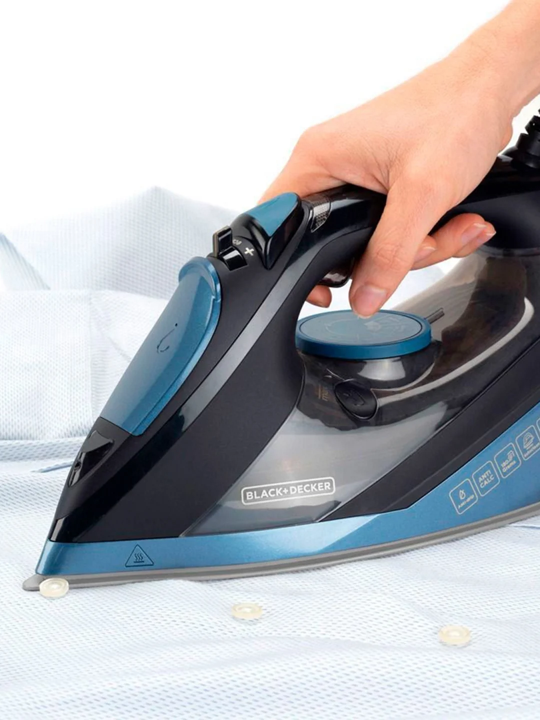 Утюг Black+Decker BXIR2801E