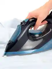 Утюг Black+Decker BXIR2801E