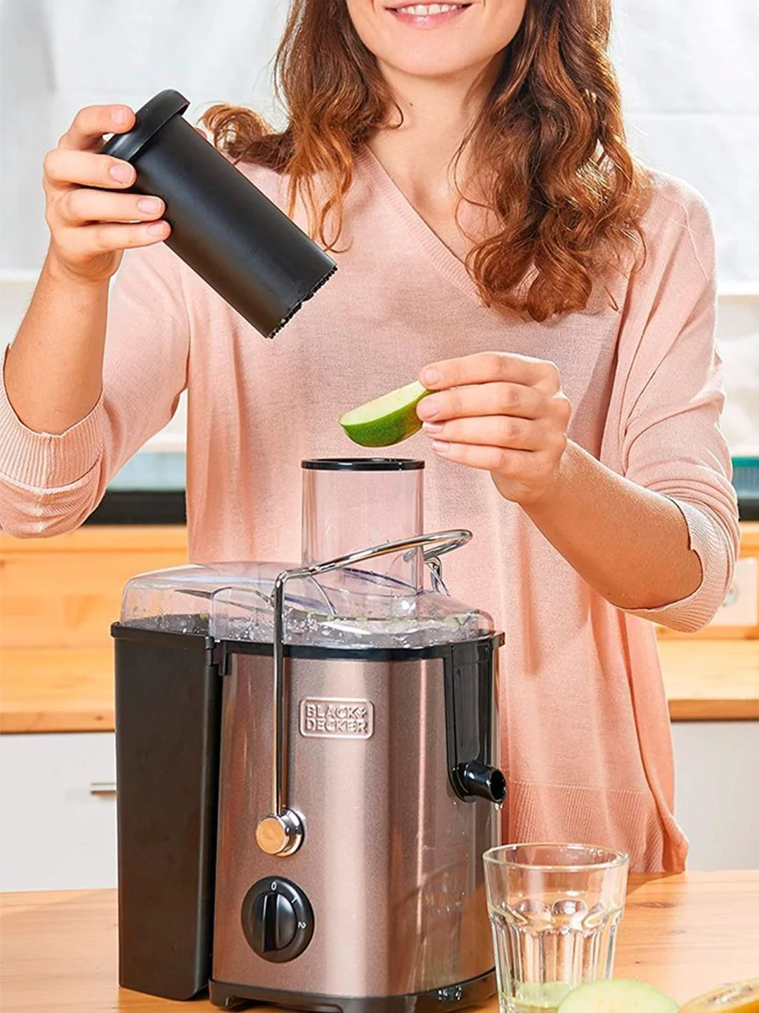 Соковыжималка Black+Decker BXJE600E