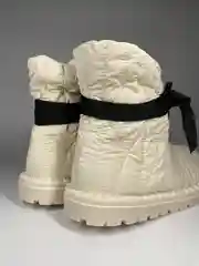 Бежевый дутики женские зимние