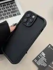 Черный чехол для iPhone 16/15/14/13/12/11/Pro/Max/Plus противоударный