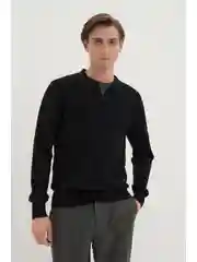 Черный джемпер с шерстью