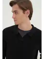 Черный джемпер с шерстью