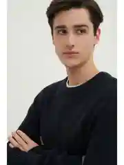 Синий джемпер с круглым вырезом