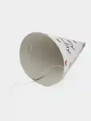 Слоновая кость колпак на день рождения