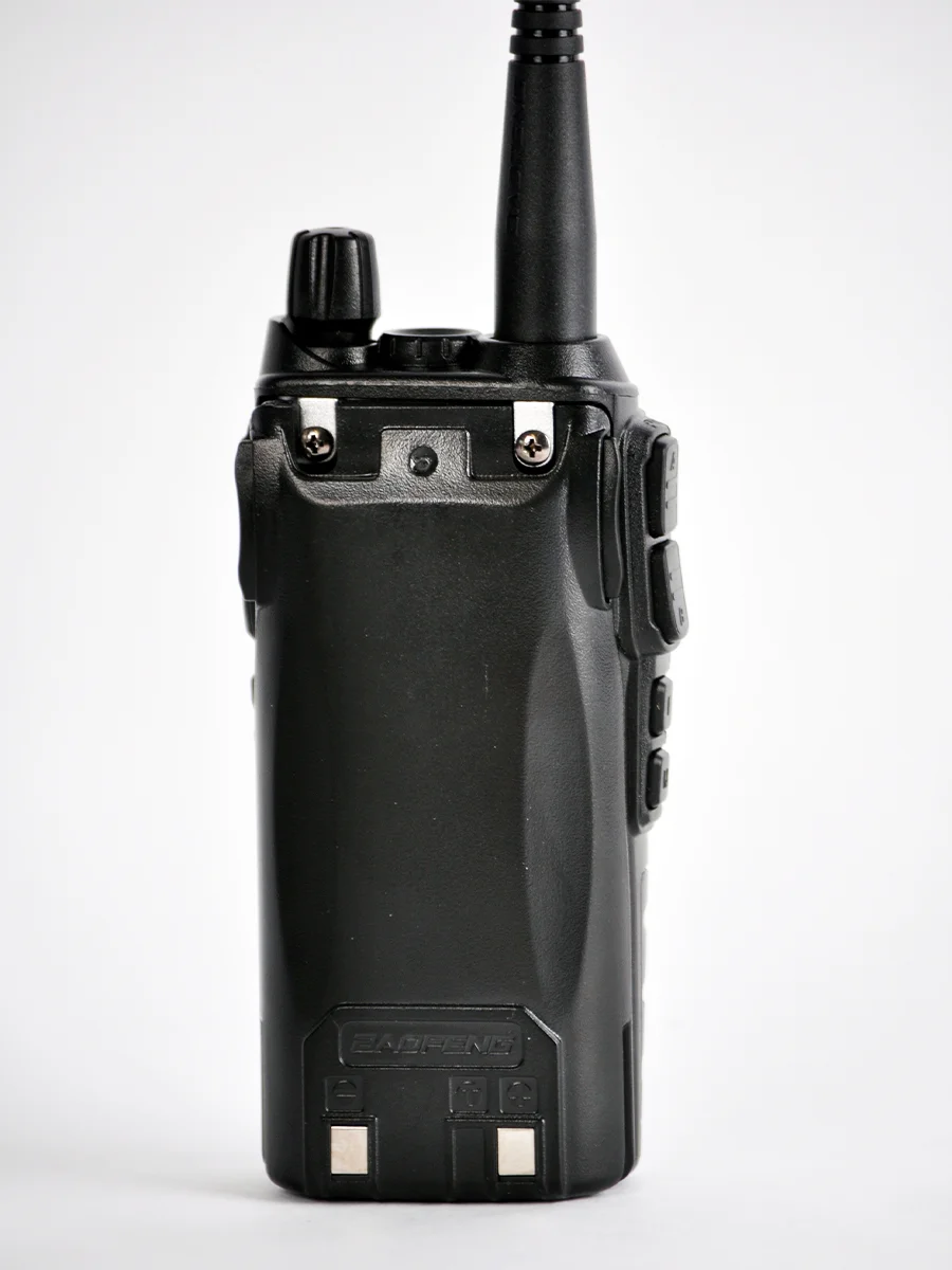 Портативная радиостанция Baofeng UV-82, 3 режима, 8 Вт / черная и радиус 10 км/ UHF VHF