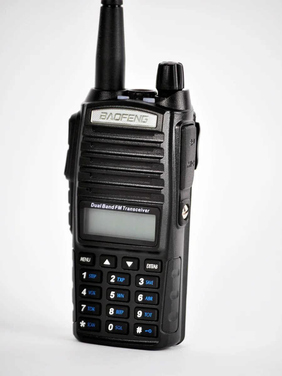 Портативная радиостанция Baofeng UV-82, 3 режима, 8 Вт / черная и радиус 10 км/ UHF VHF