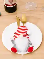Коралловый украшение новогоднее для стола, Конверт для столовых приборов гном