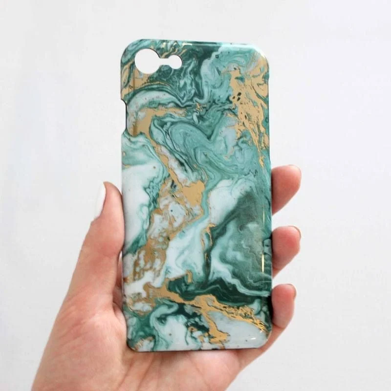 Зеленый чехол для iPhone