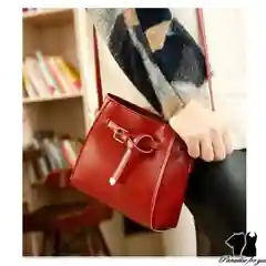 Женская сумка Sling Knot Zipped