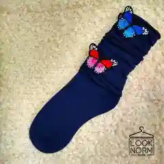 Темно-синий носки с объемными бабочками